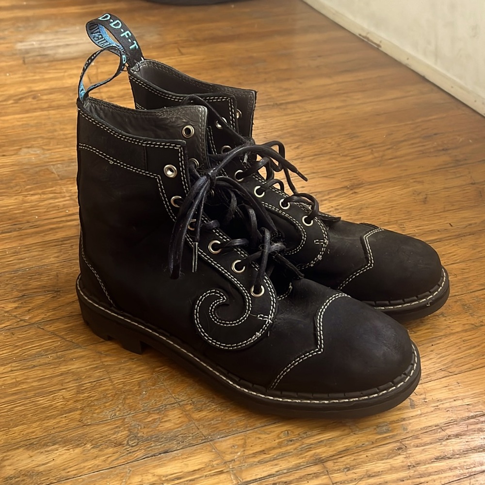 John Fluevog Derby Swirl (6-eye) Boots! 9.5
